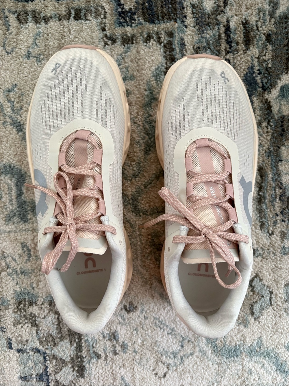 On Cloud Cloudmonster - Women’s 9.5 - Moon and Fawn